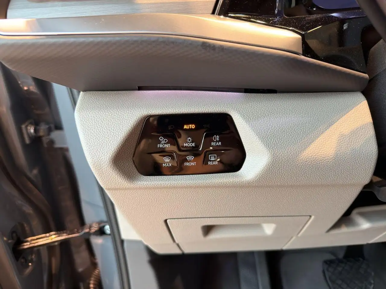 Volkswagen T7 Multivan 13