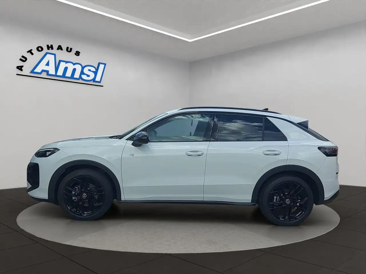 Volkswagen T-Roc 3