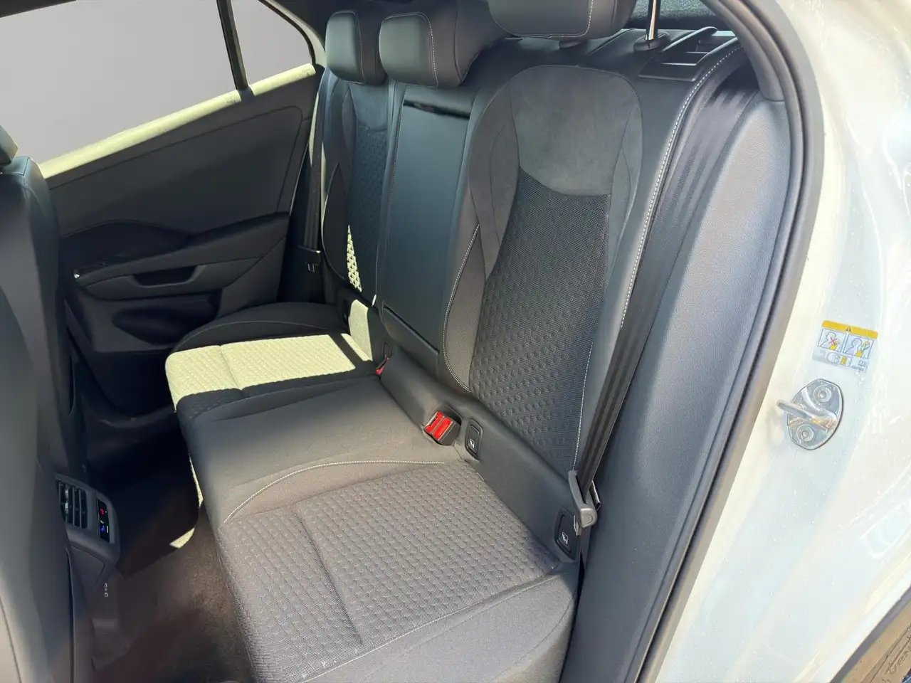 Volkswagen T-Roc 11