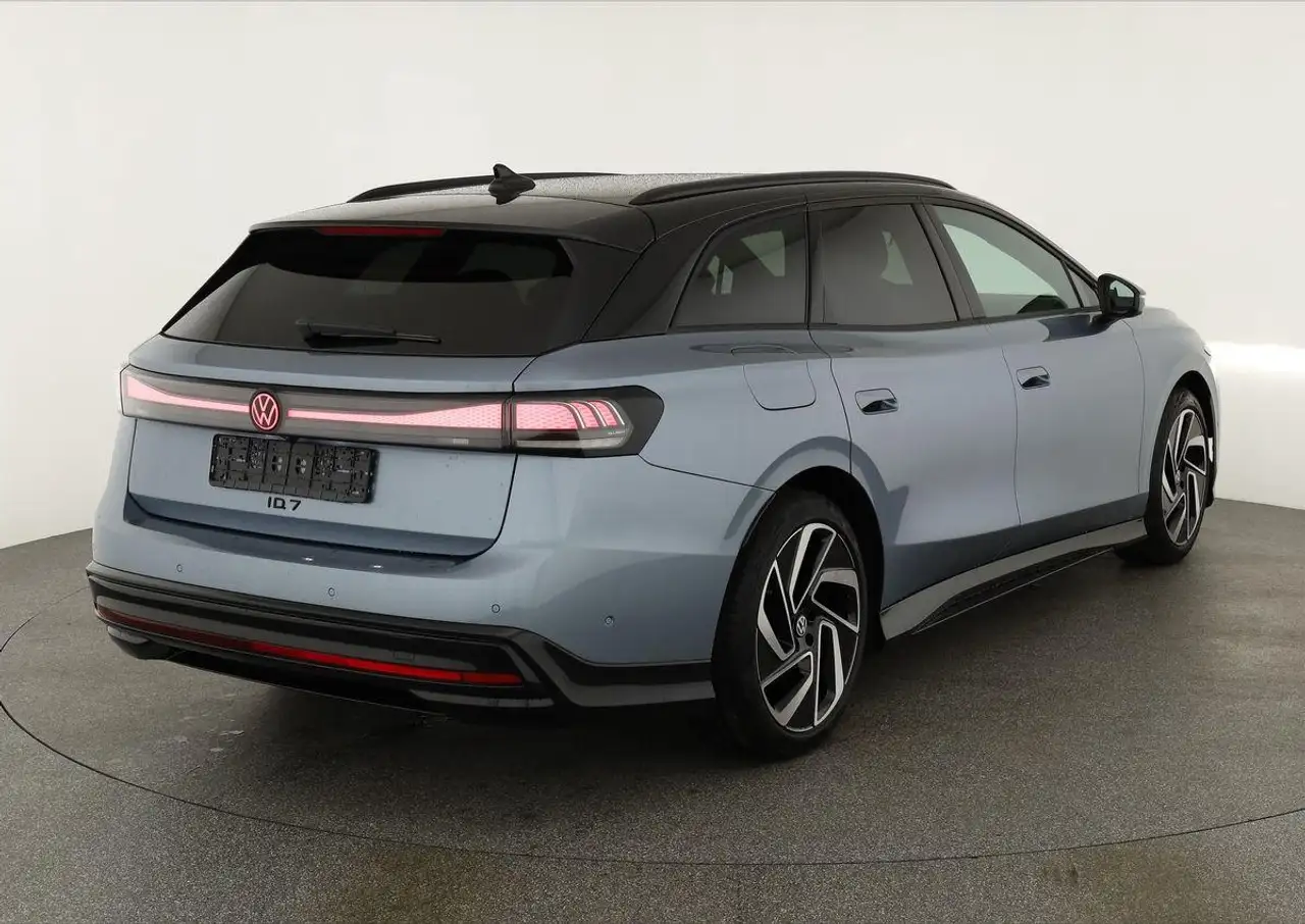 Volkswagen ID.7 4
