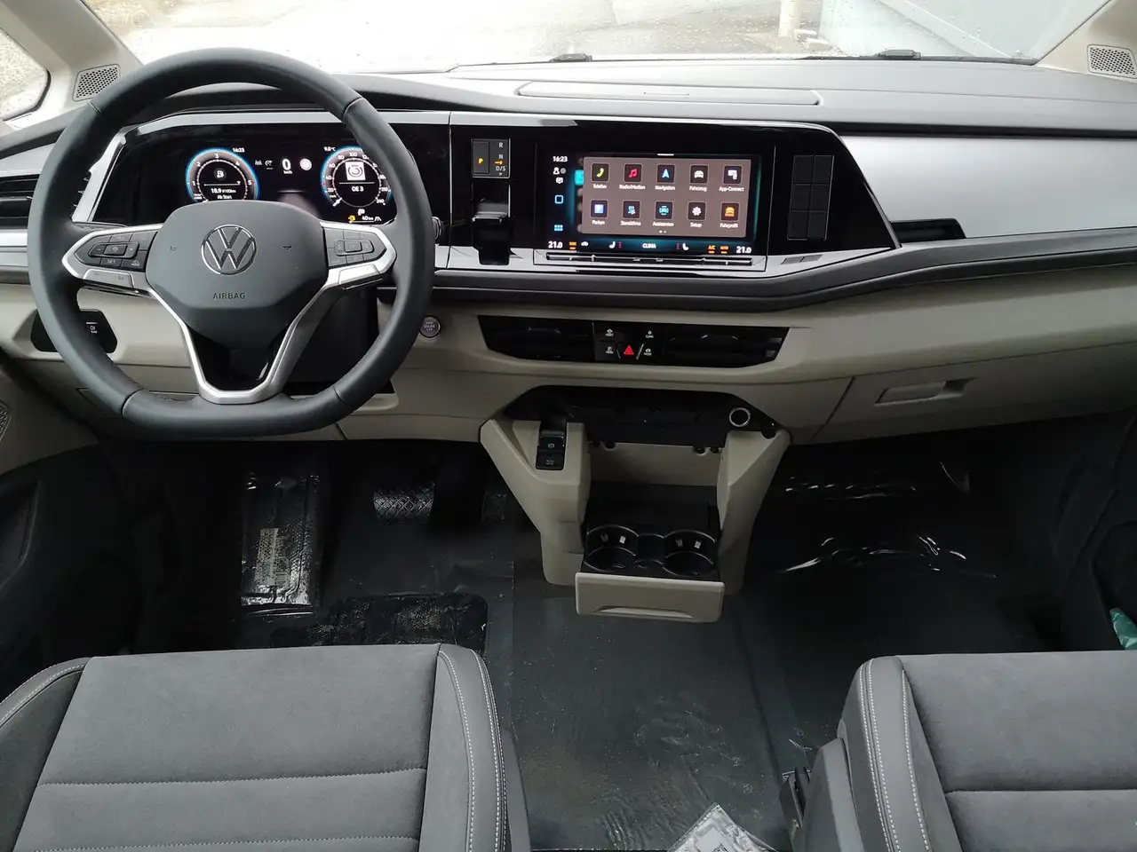 Volkswagen T7 California 4