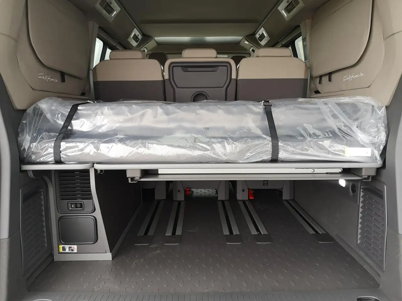 Volkswagen T7 California 8