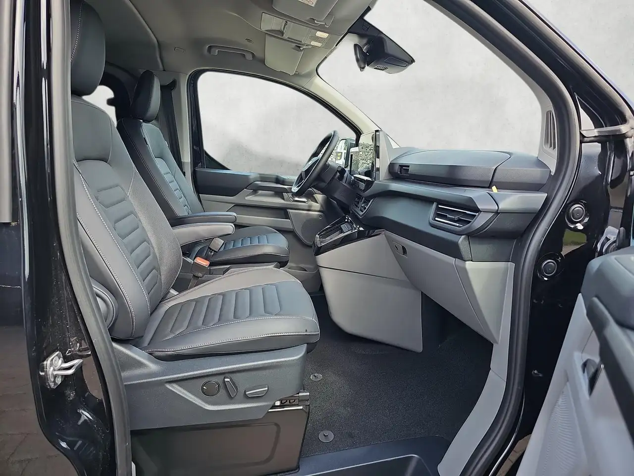 Ford Tourneo 11