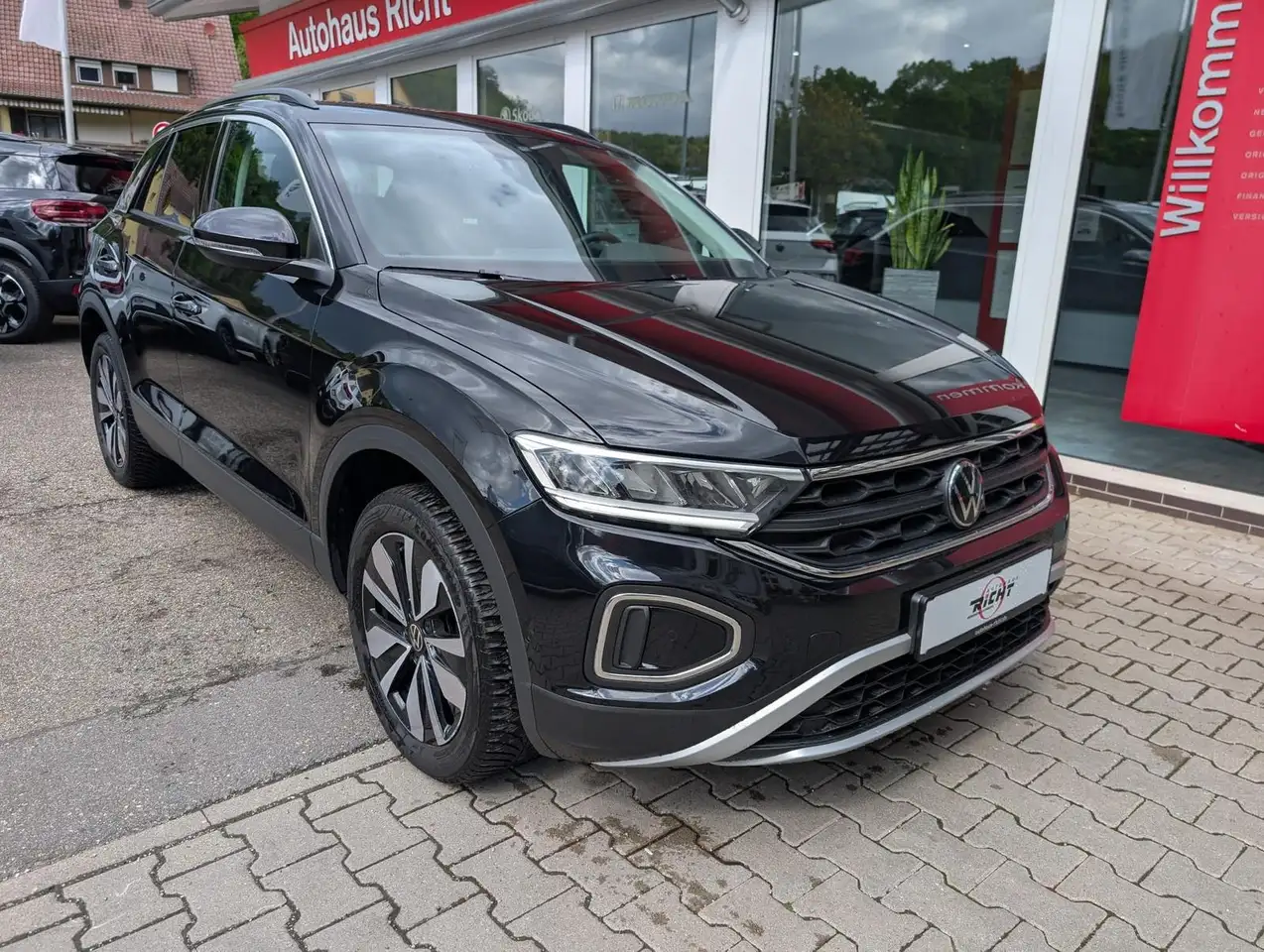 Volkswagen T-Roc 3
