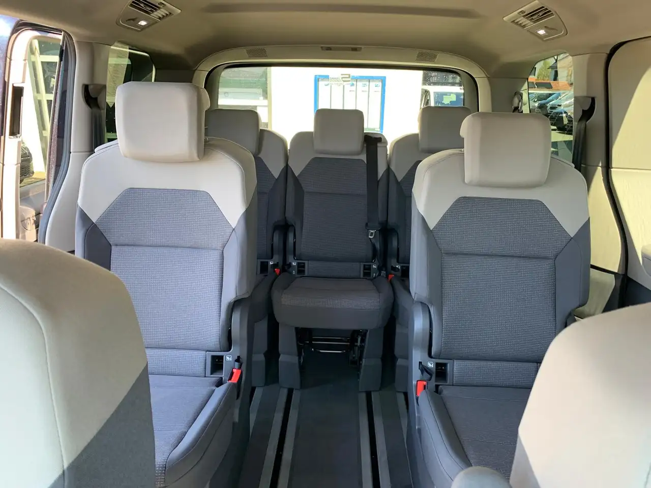 Volkswagen T7 Multivan 13
