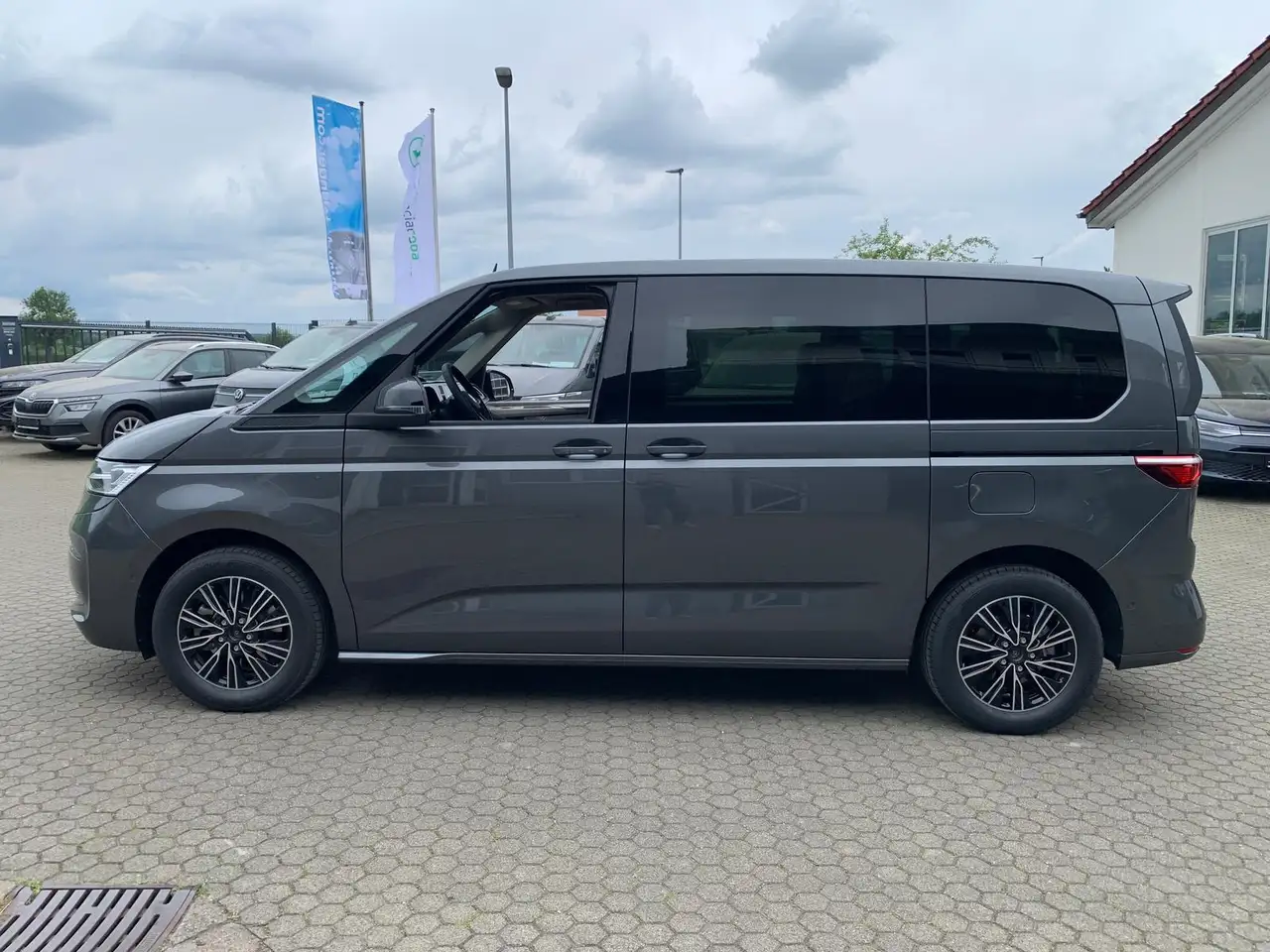 Volkswagen T7 Multivan 5