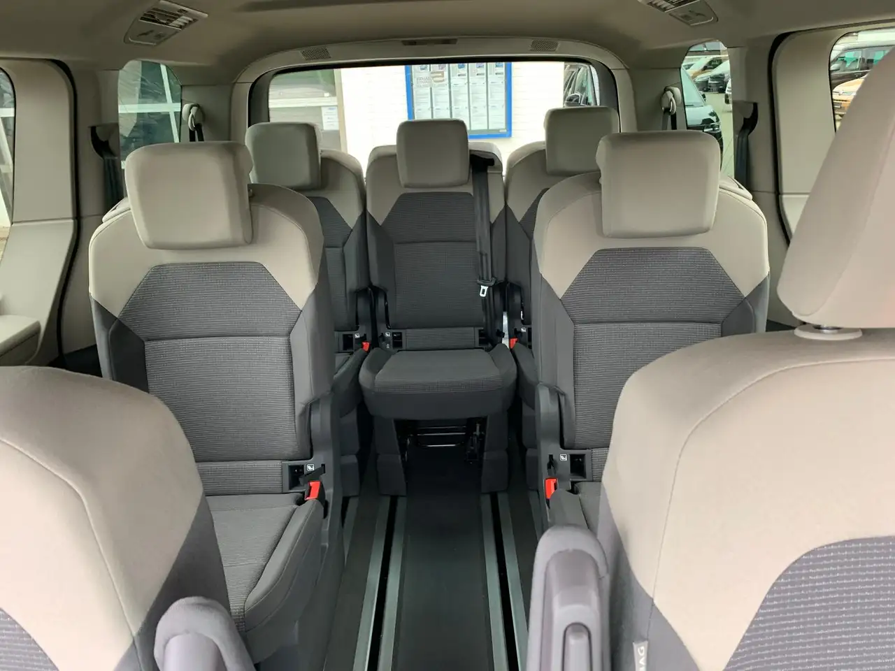 Volkswagen T7 Multivan 13
