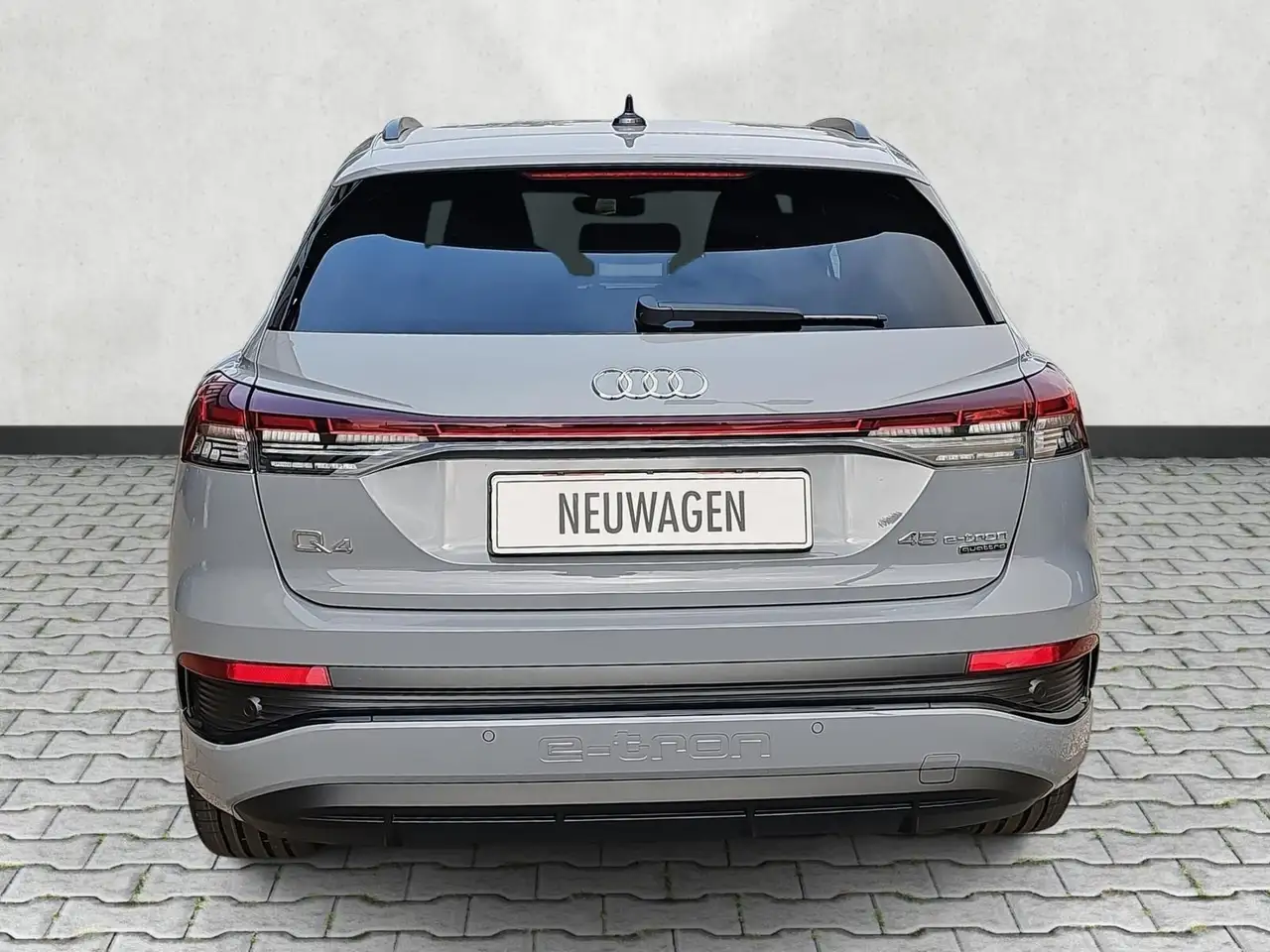 Audi Q4 7