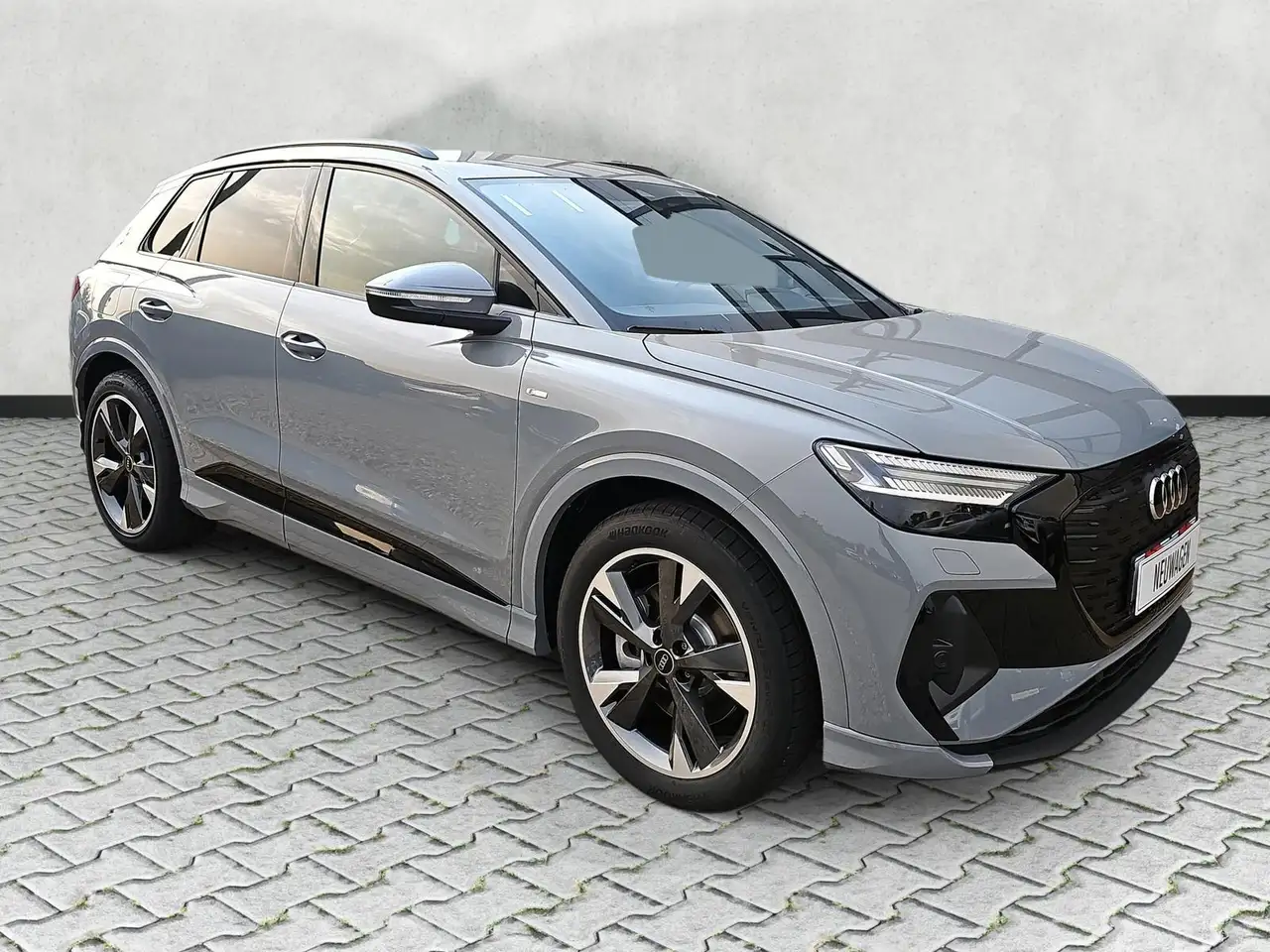 Audi Q4 16
