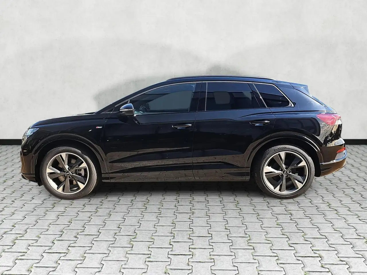 Audi Q4 5