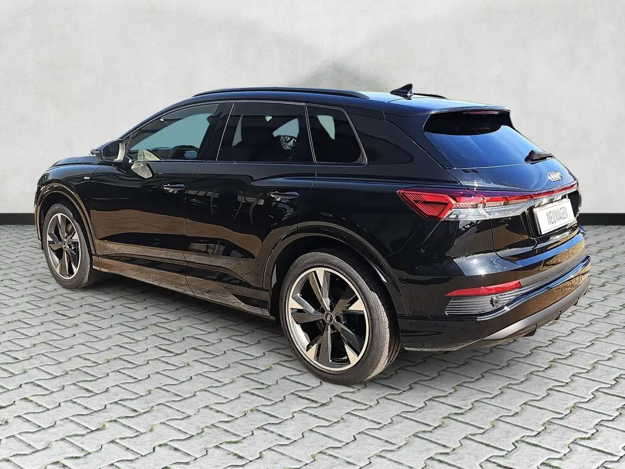 Audi Q4 6