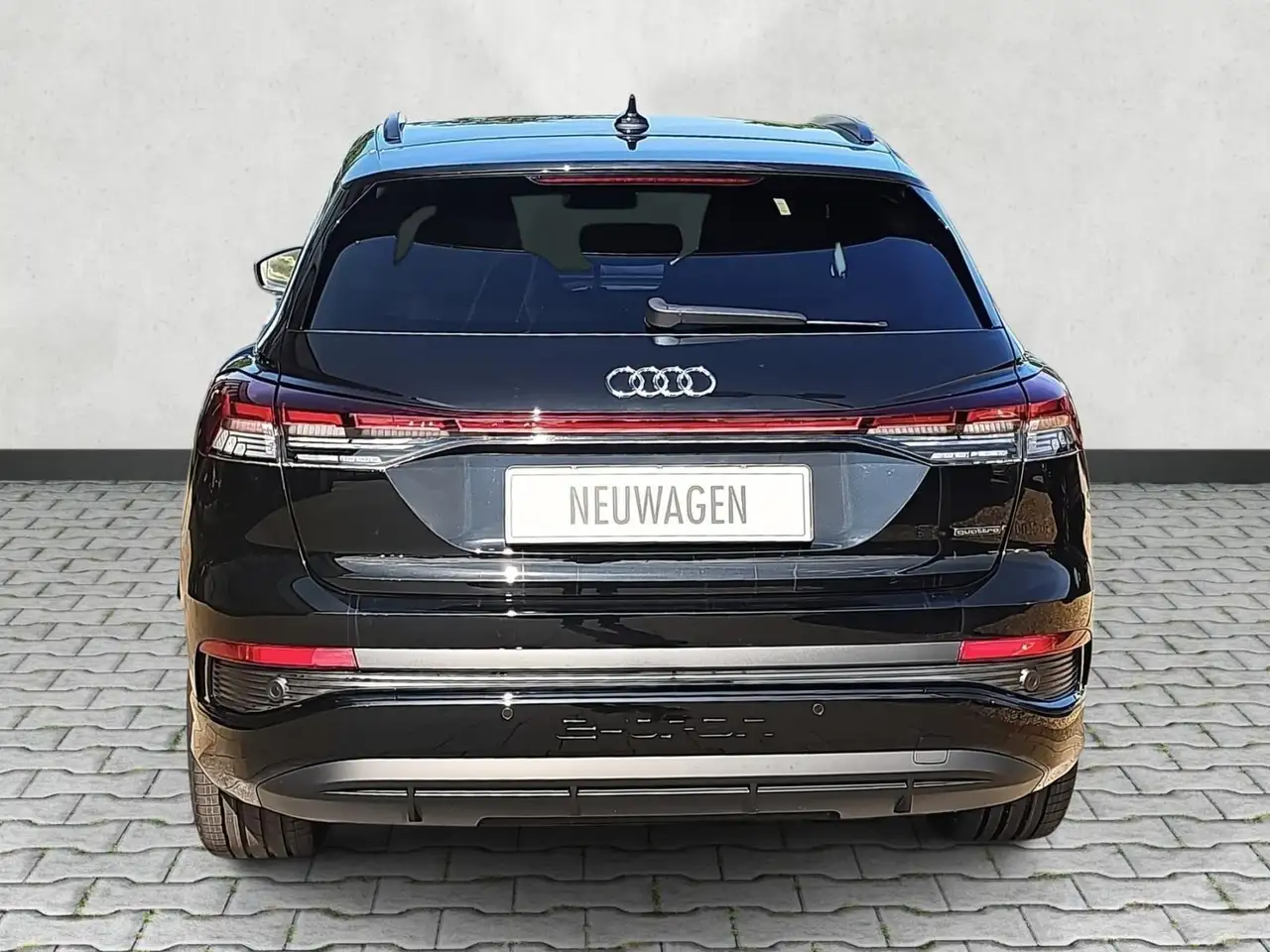 Audi Q4 7