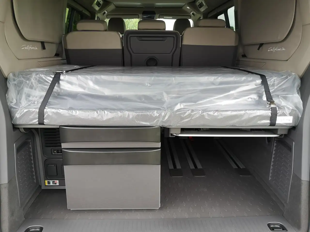 Volkswagen T7 California 9