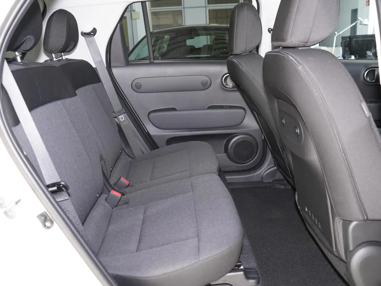 Hyundai Inster 8