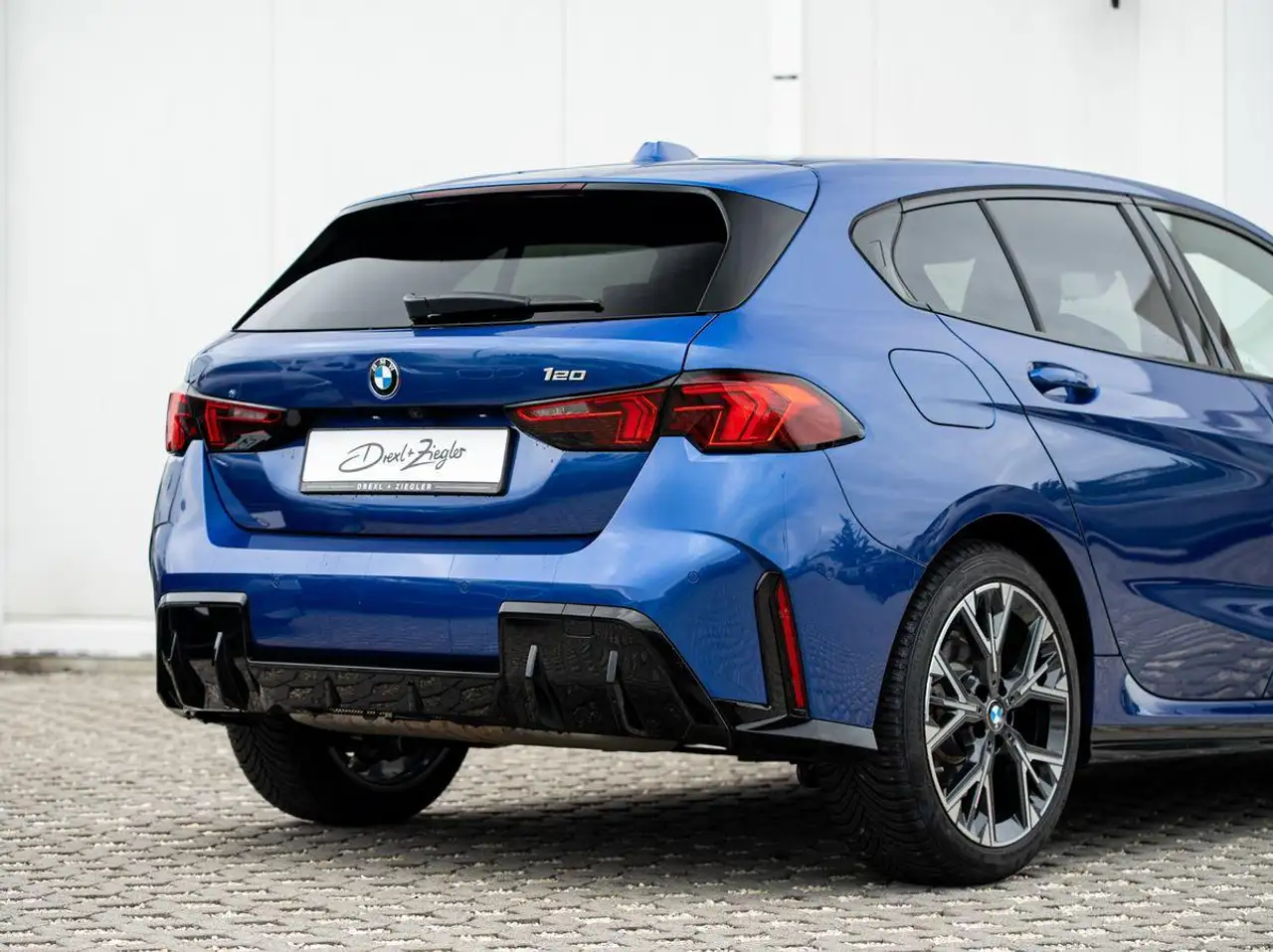 BMW 120 8
