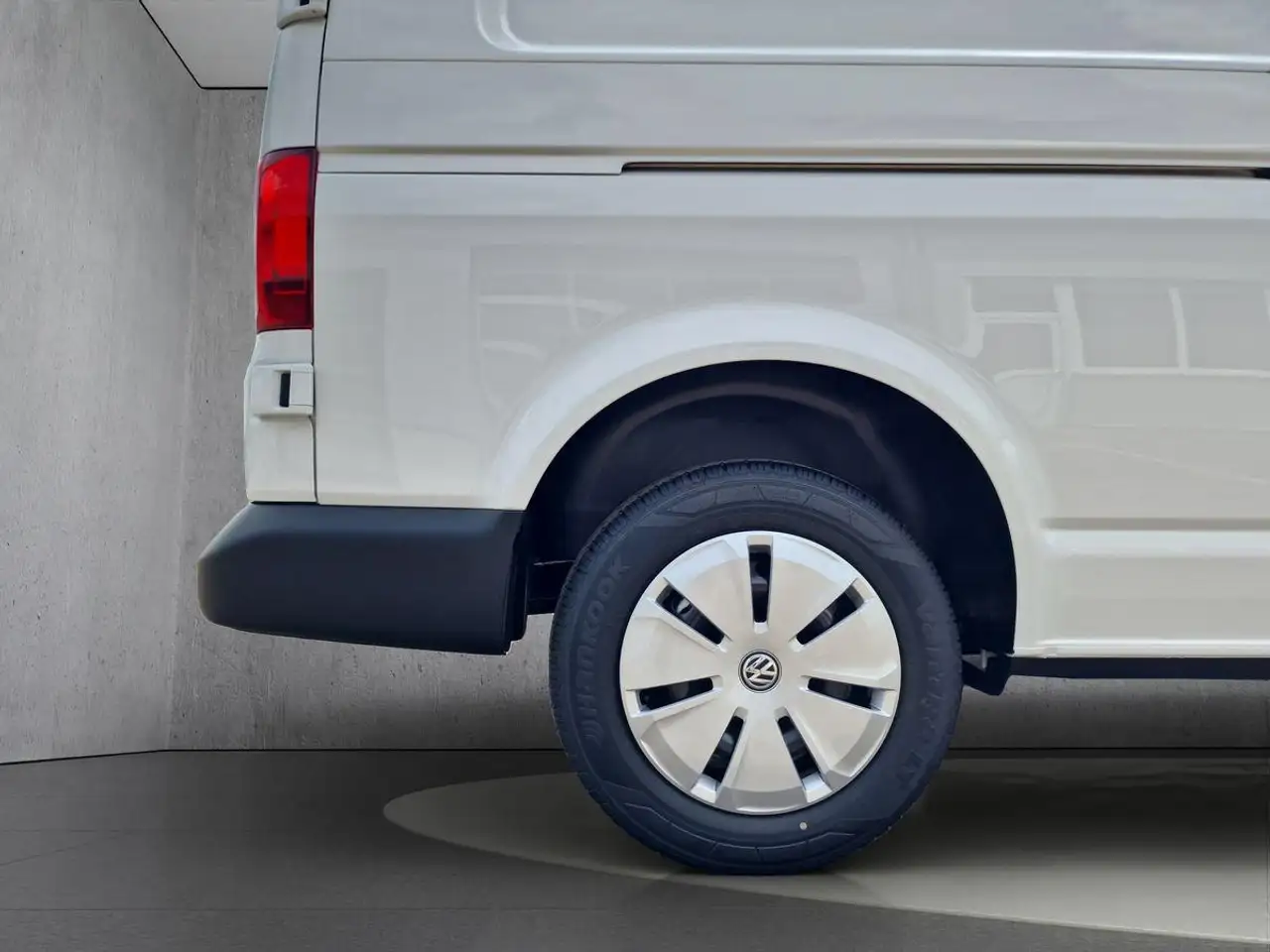 Volkswagen T6.1 8