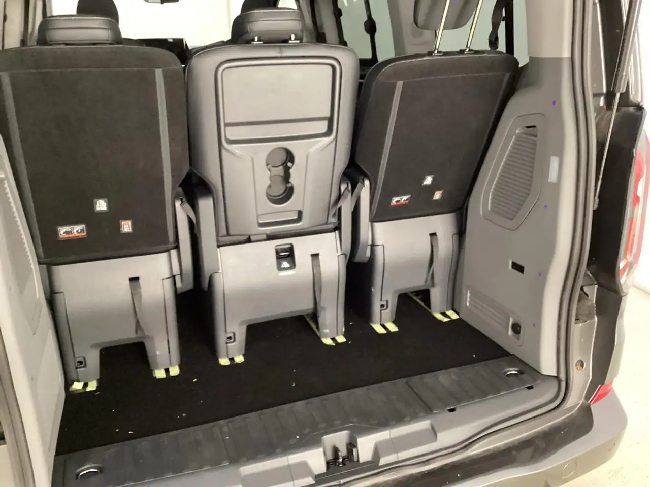 Ford Tourneo 6