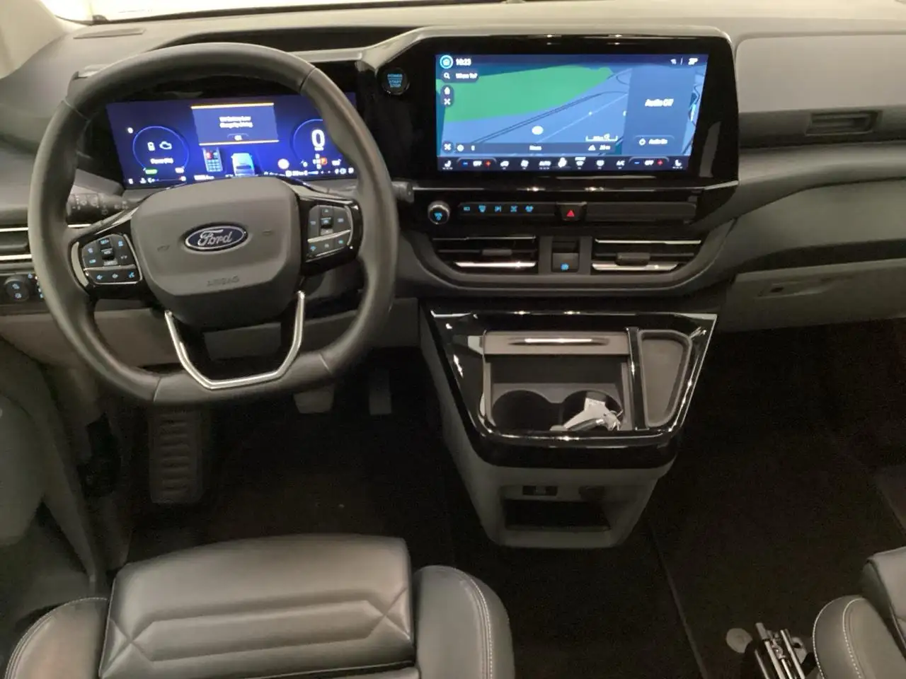 Ford Tourneo 8