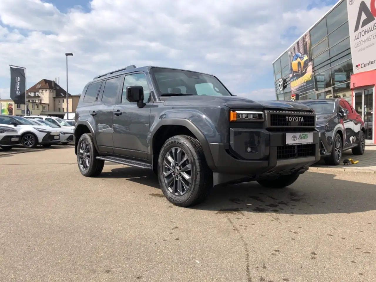 Toyota Land Cruiser 2