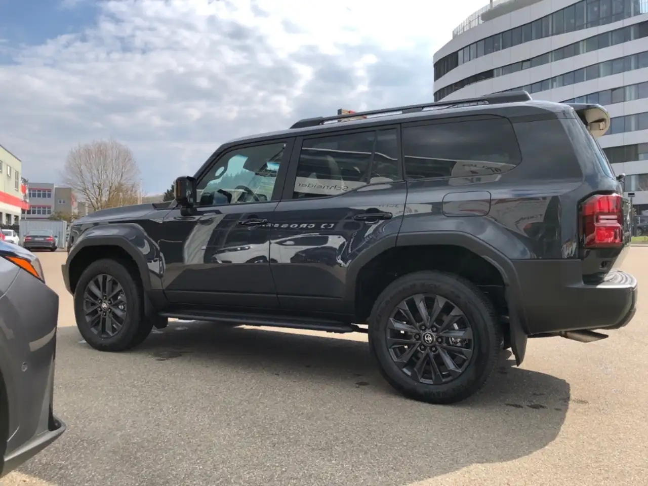 Toyota Land Cruiser 6