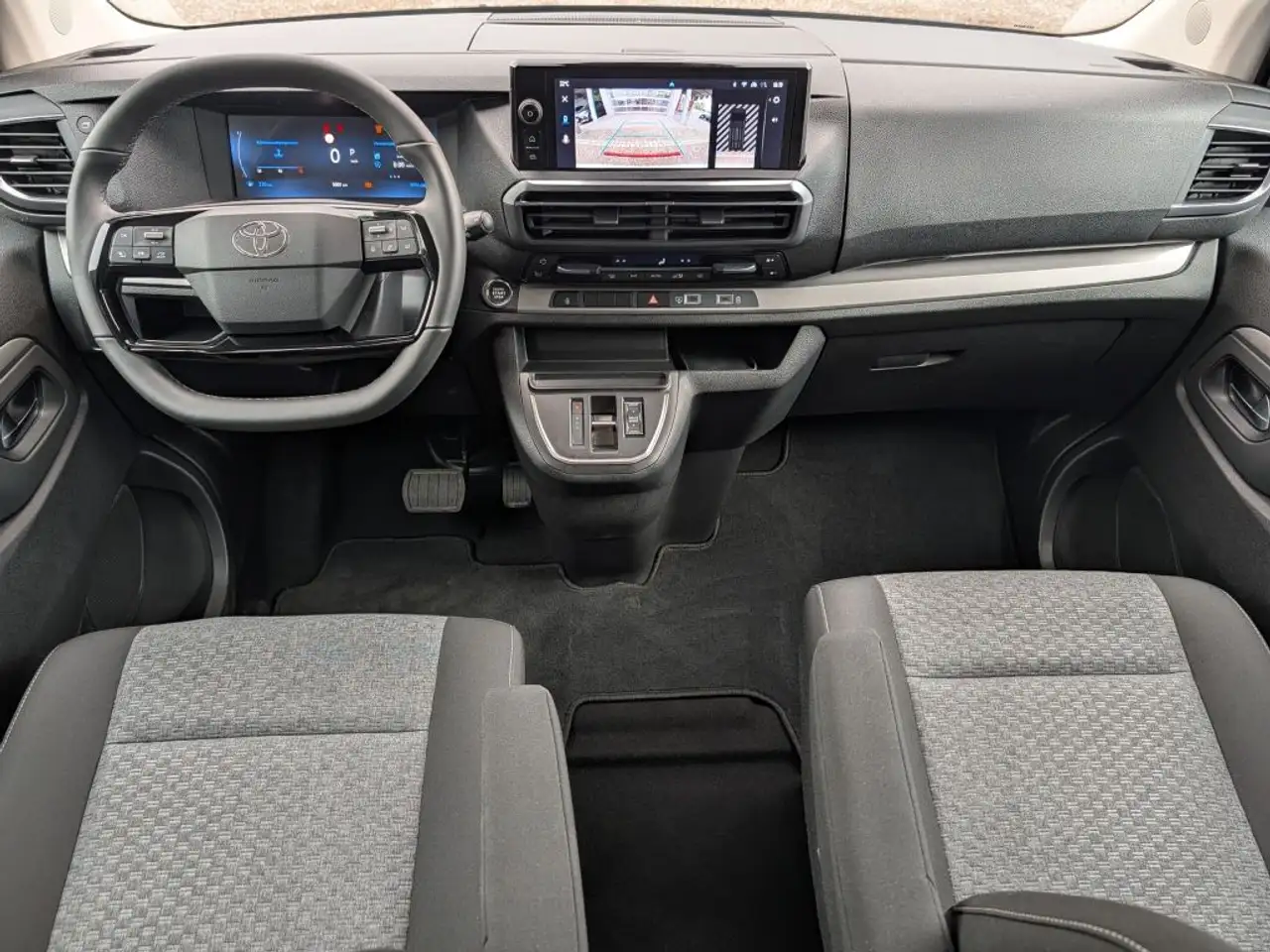 Toyota Proace 13
