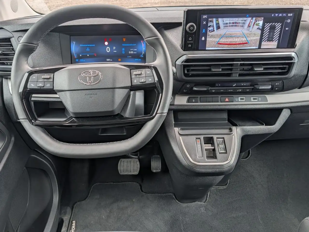 Toyota Proace 14