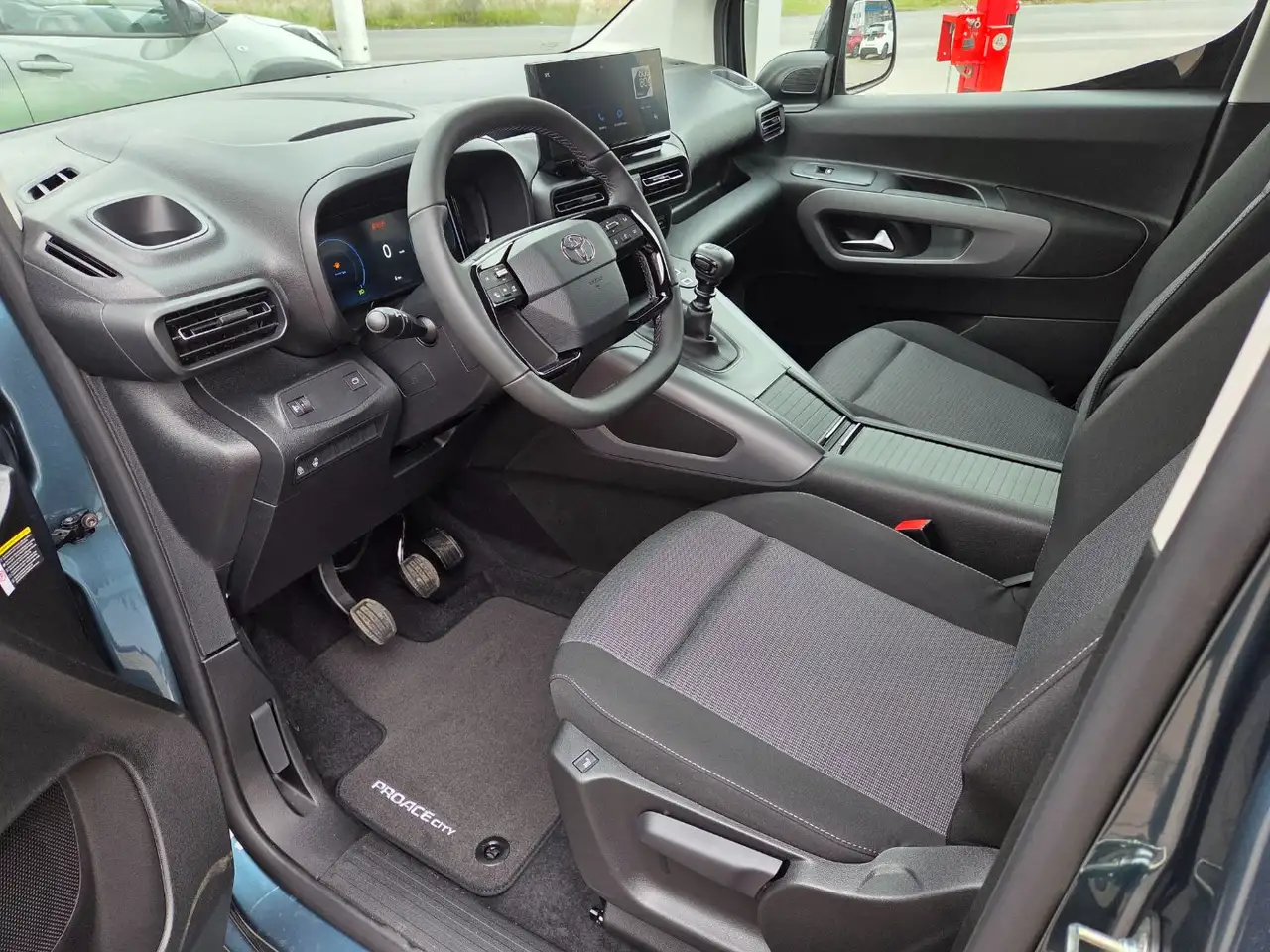 Toyota Proace 8