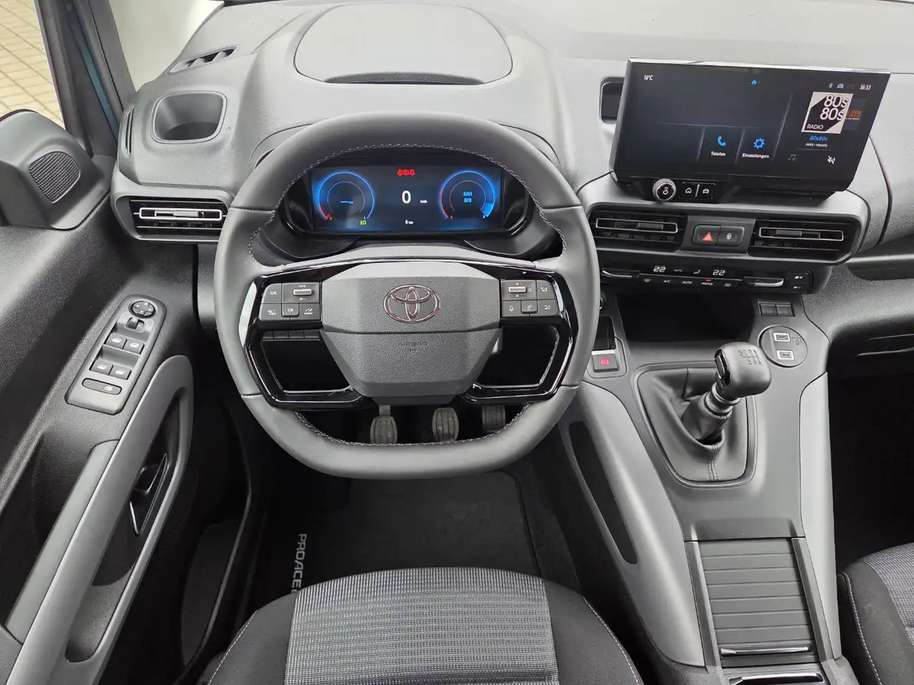 Toyota Proace 9