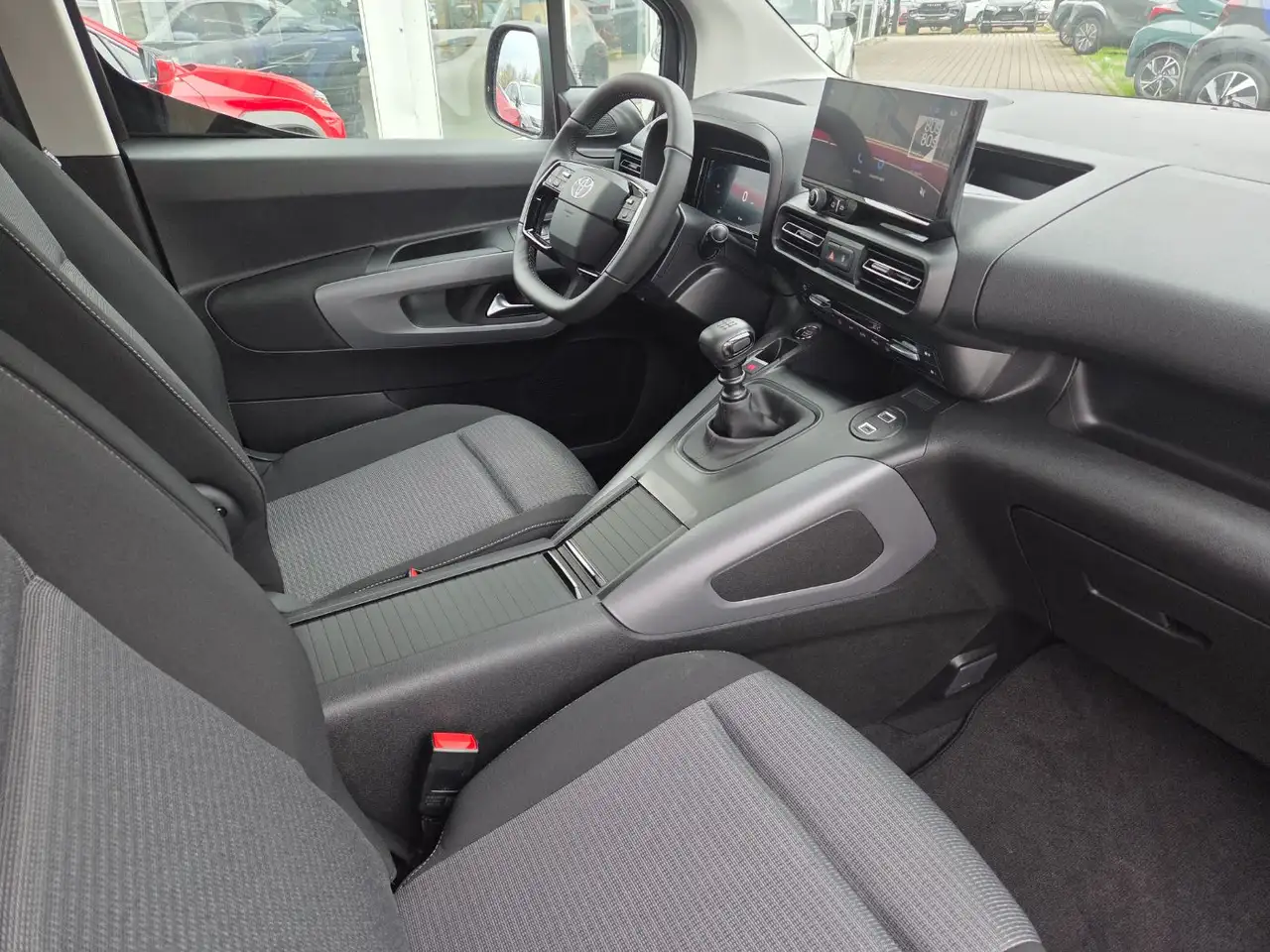 Toyota Proace 11