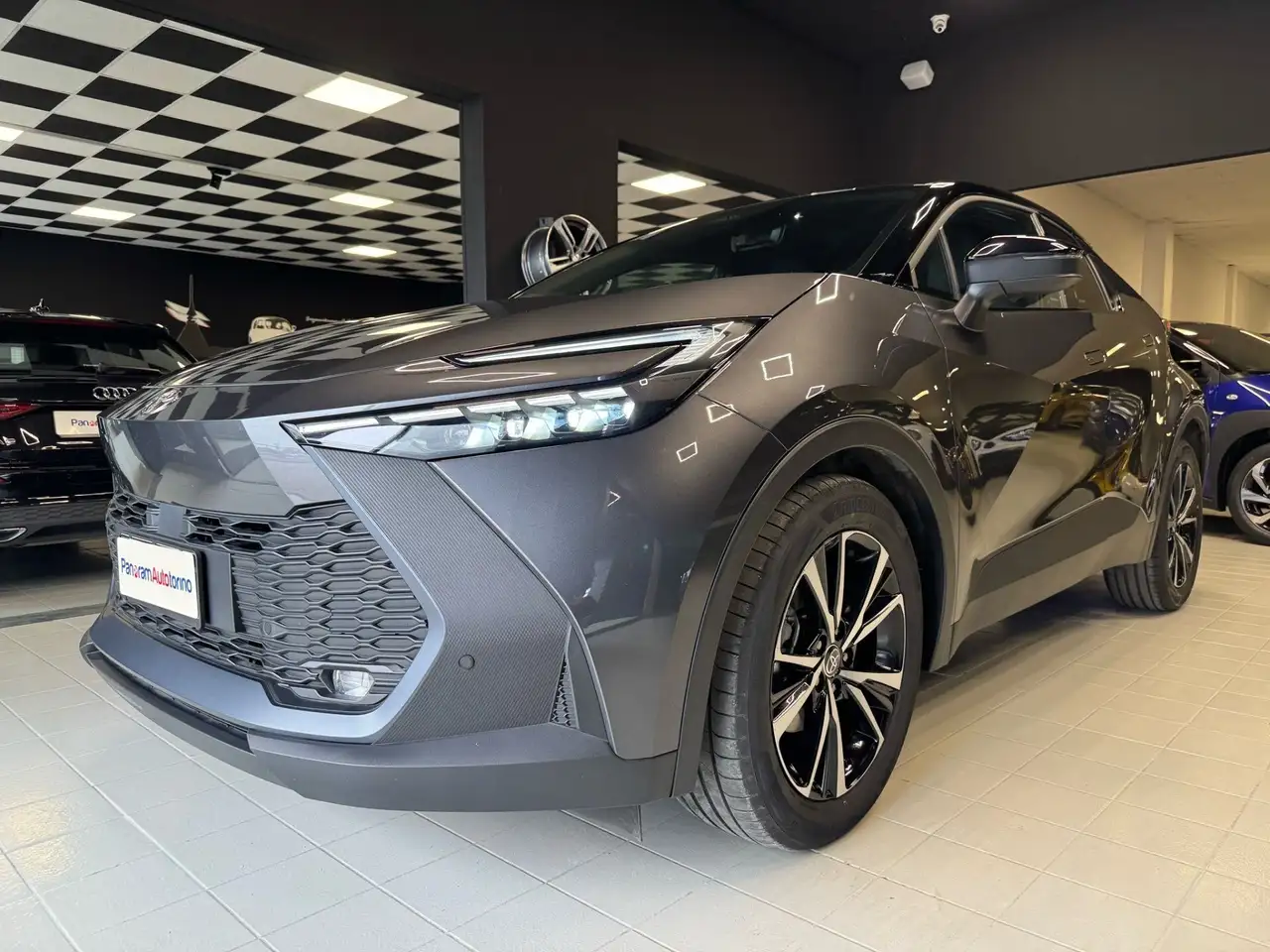 Toyota C-HR 2