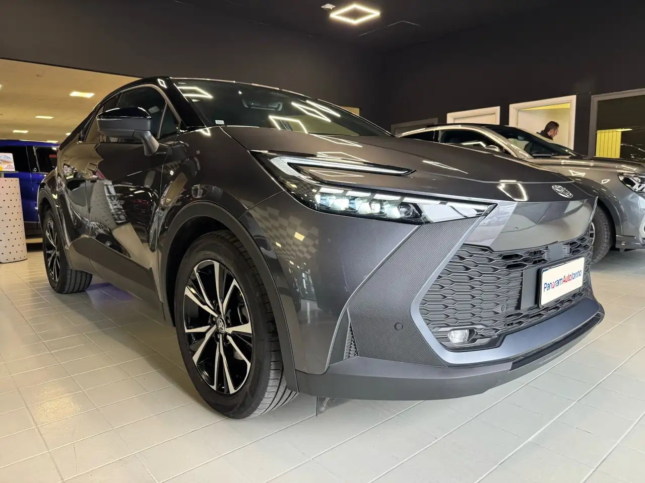 Toyota C-HR 4