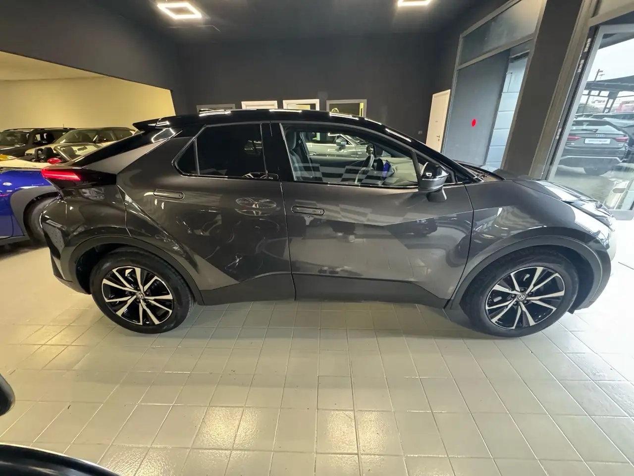Toyota C-HR 5