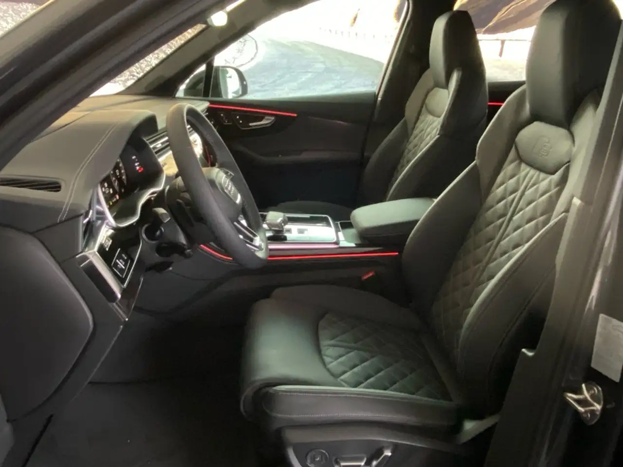 Audi Q7 4