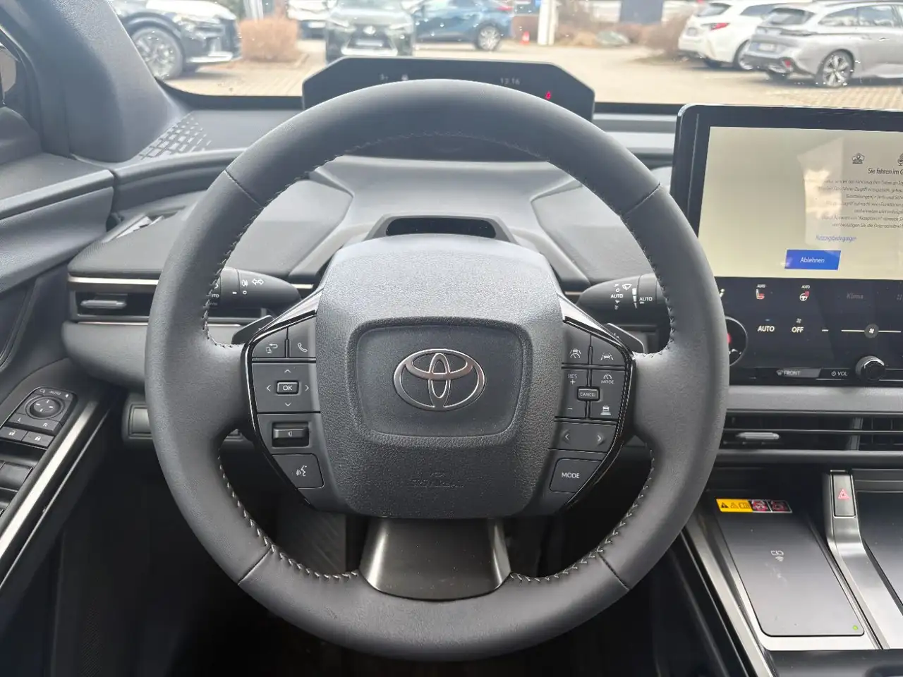 Toyota bZ4X 8