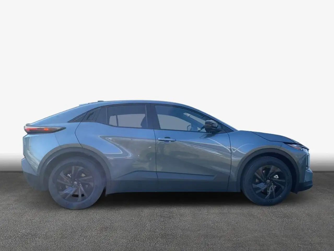 Toyota C-HR+ 4