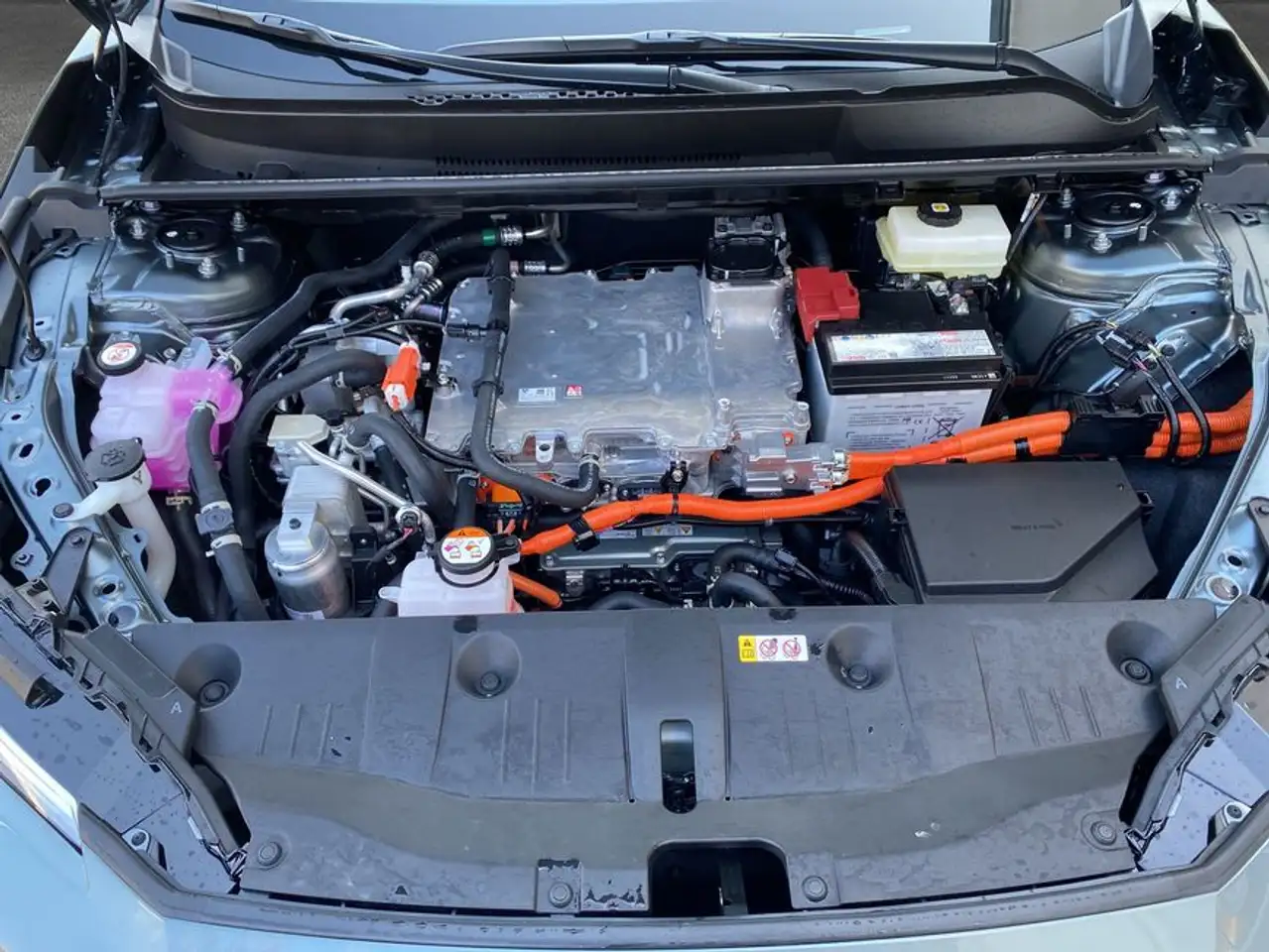 Toyota C-HR+ 8