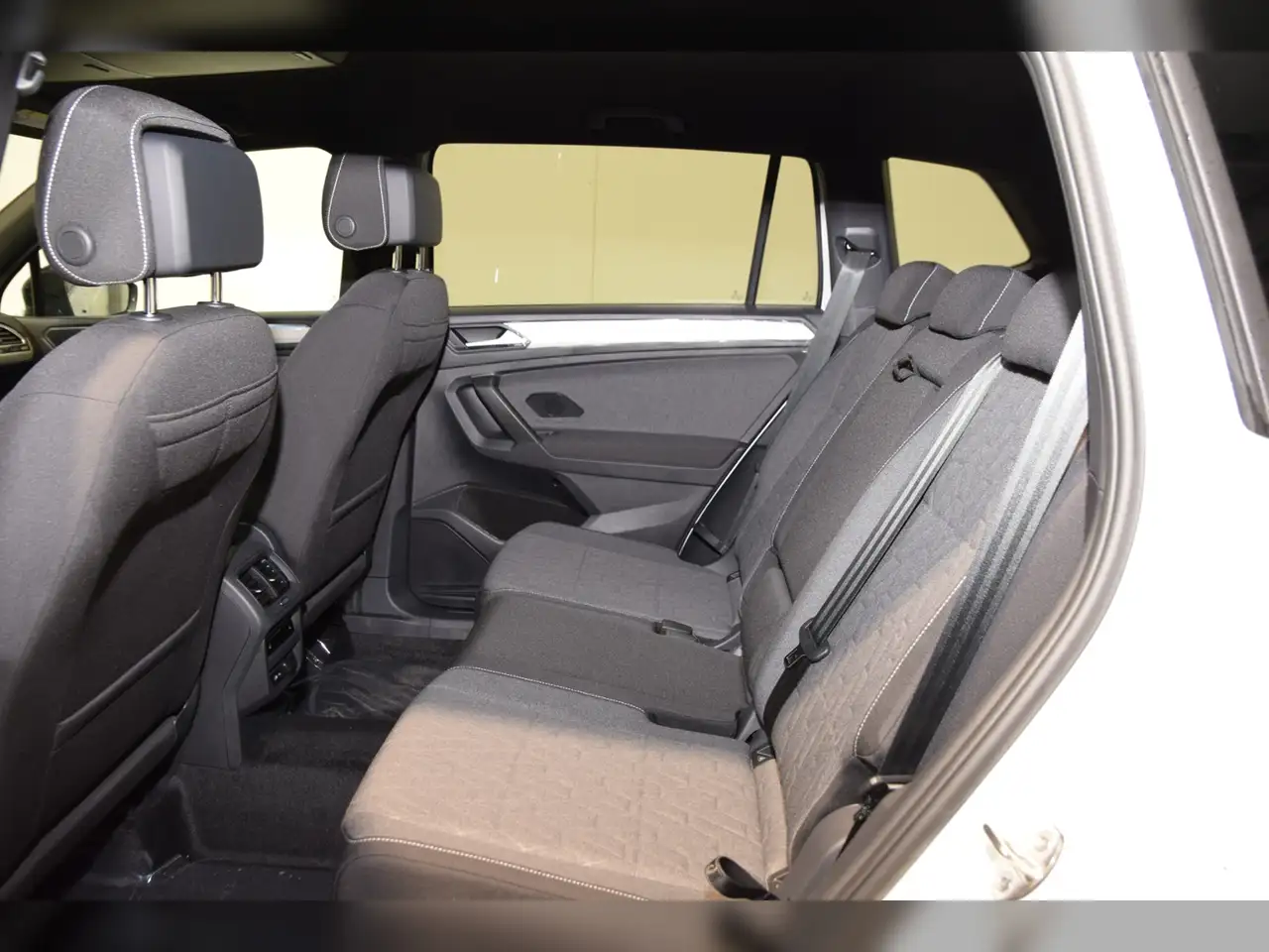 Volkswagen Tiguan 9