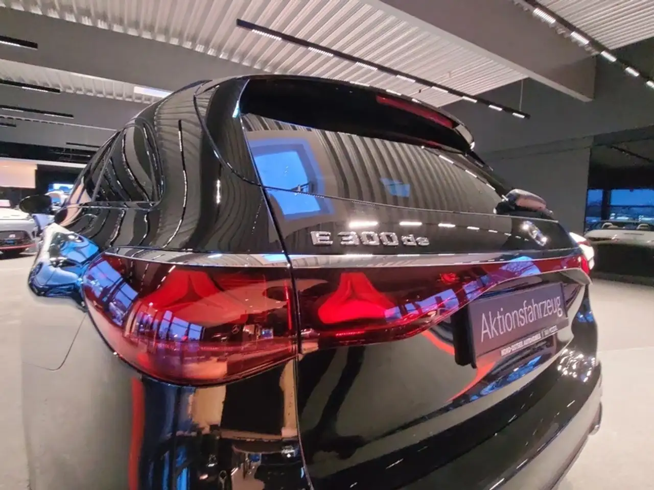 Mercedes-Benz E 300 13
