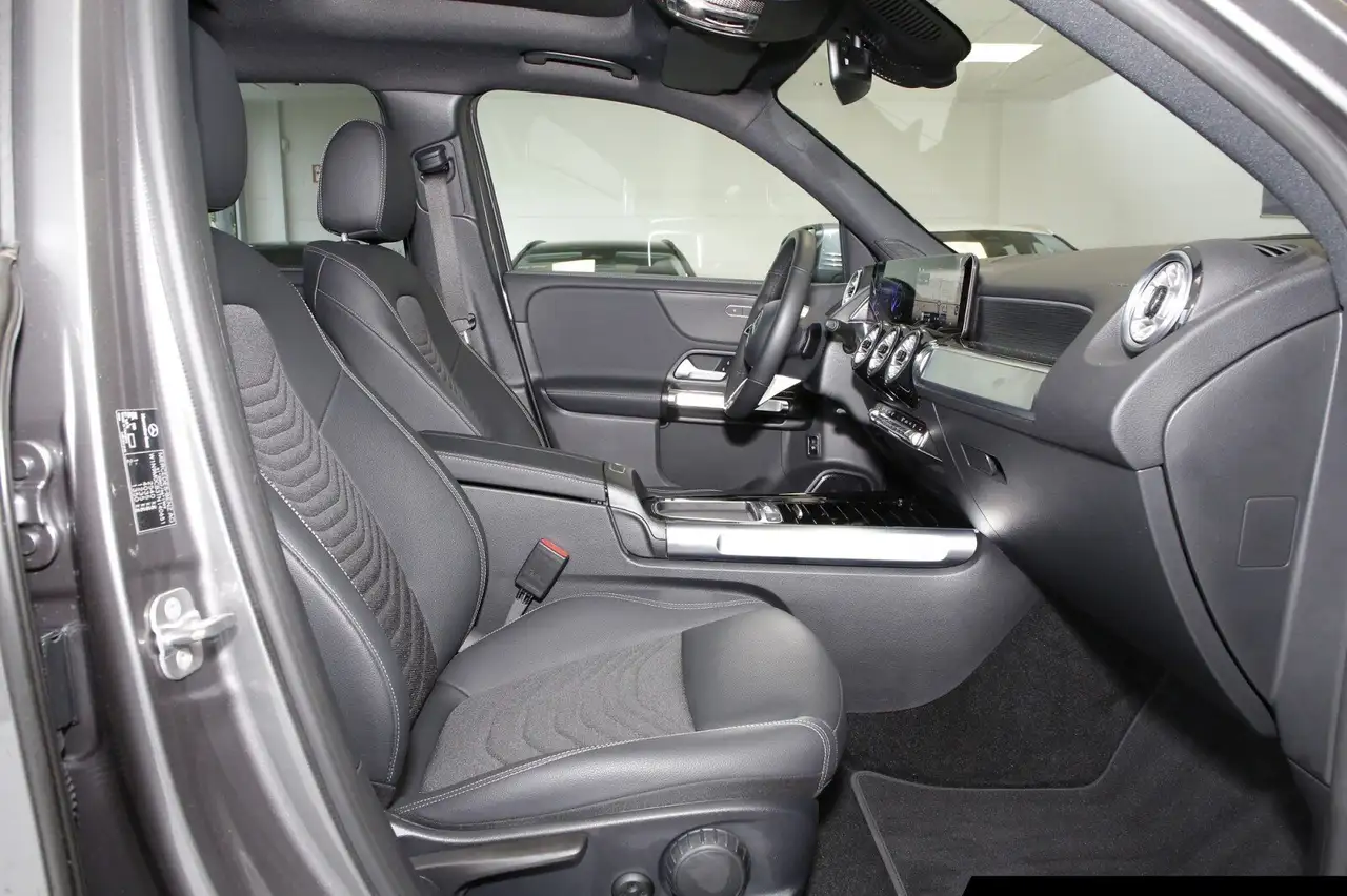 Mercedes-Benz EQB 250 6
