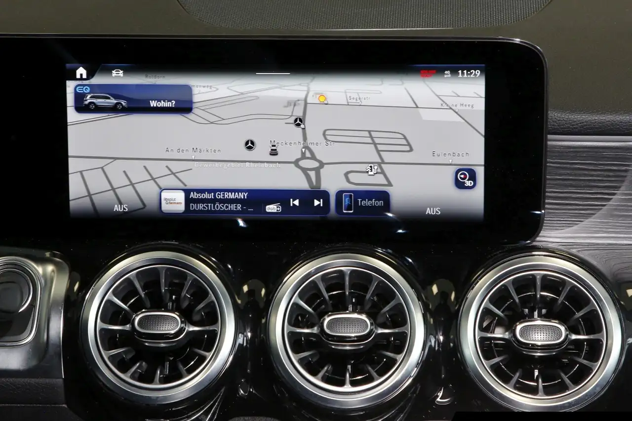 Mercedes-Benz EQB 250 11