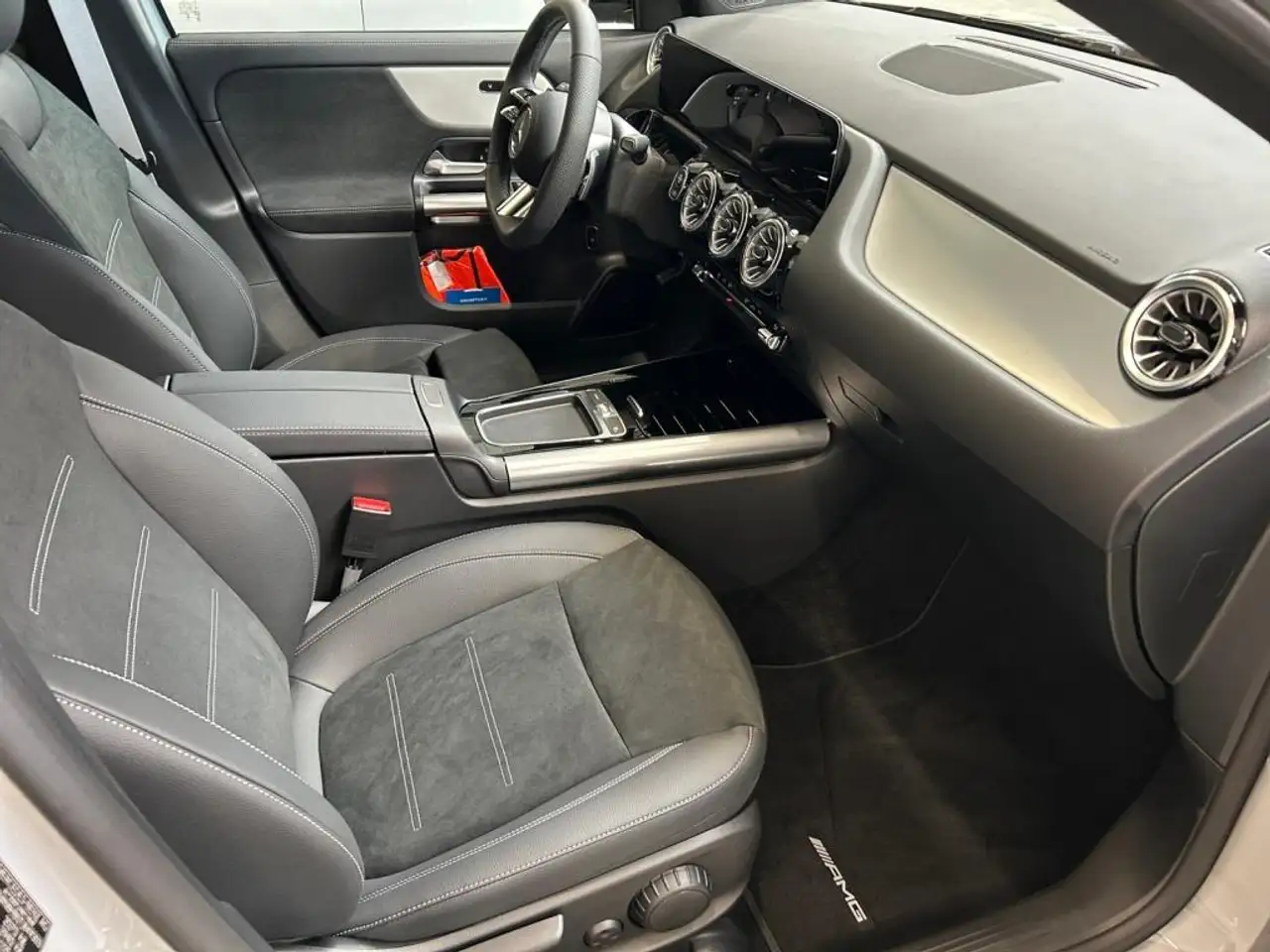 Mercedes-Benz GLA 200 6
