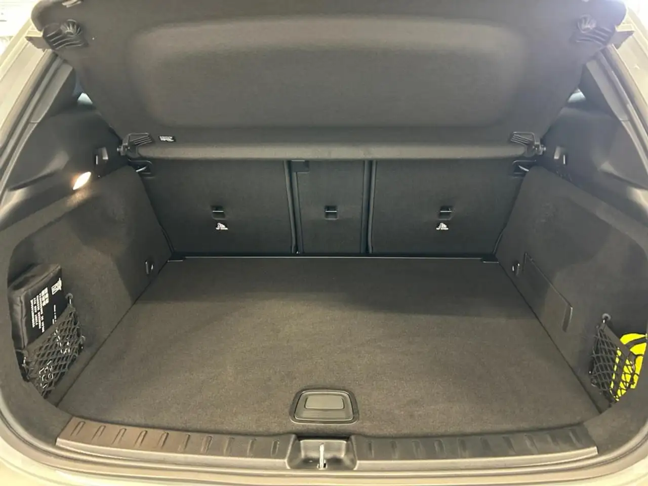 Mercedes-Benz GLA 200 14