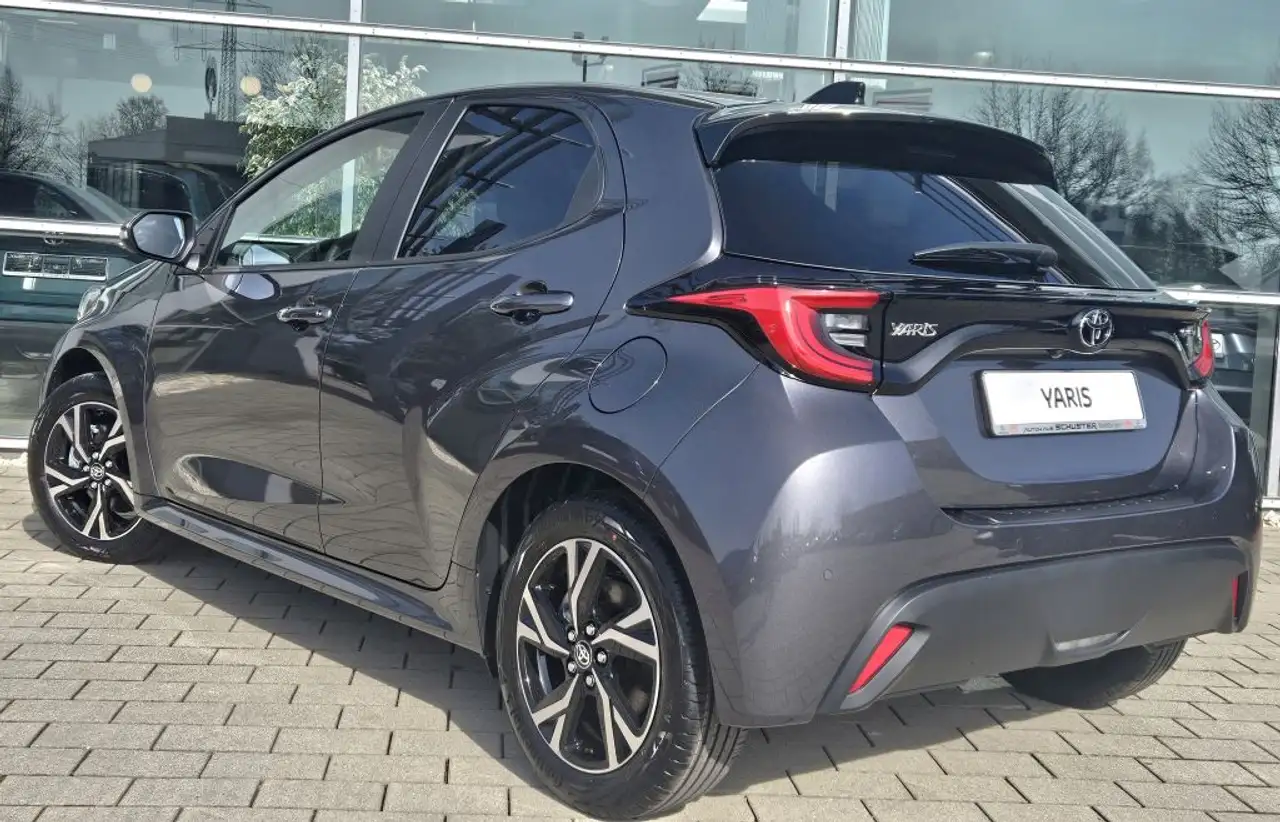 Toyota Yaris 4
