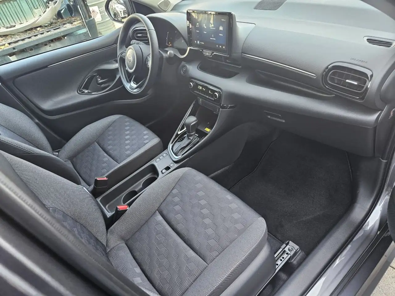 Toyota Yaris 8