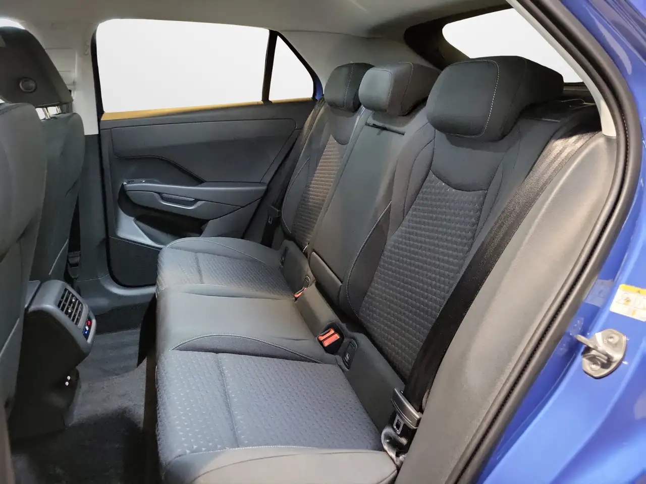 Volkswagen T-Roc 11