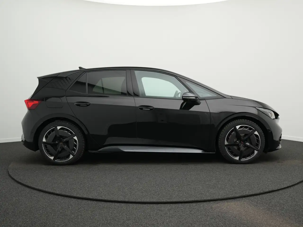 Cupra Born 170 11