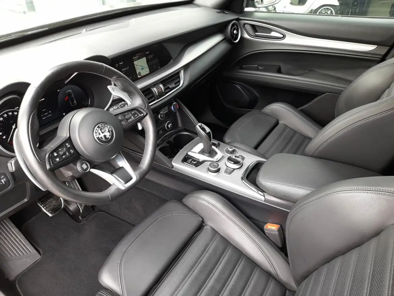 Alfa Romeo Stelvio 11