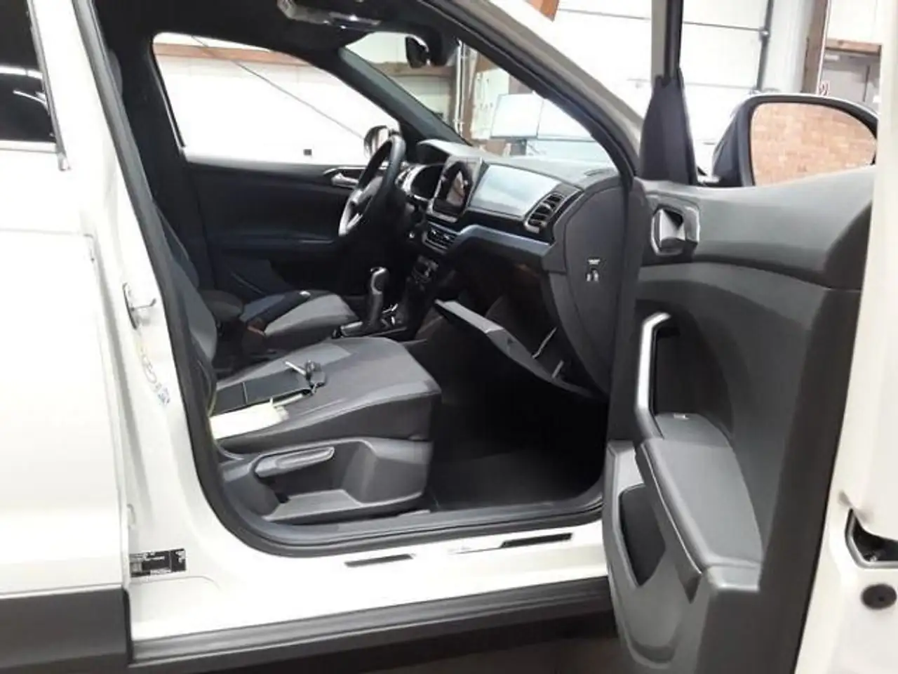 Volkswagen T-Cross 6
