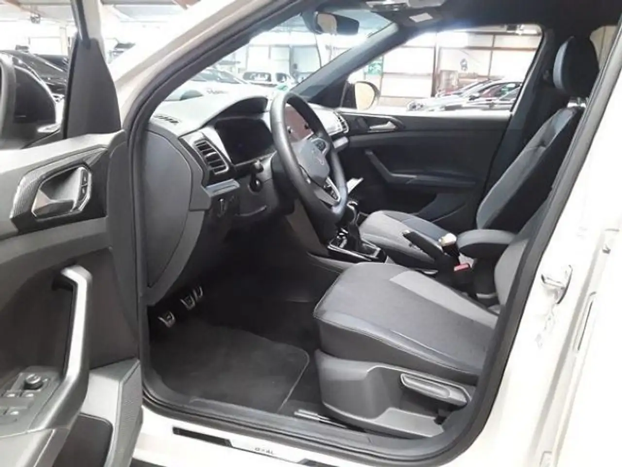 Volkswagen T-Cross 8