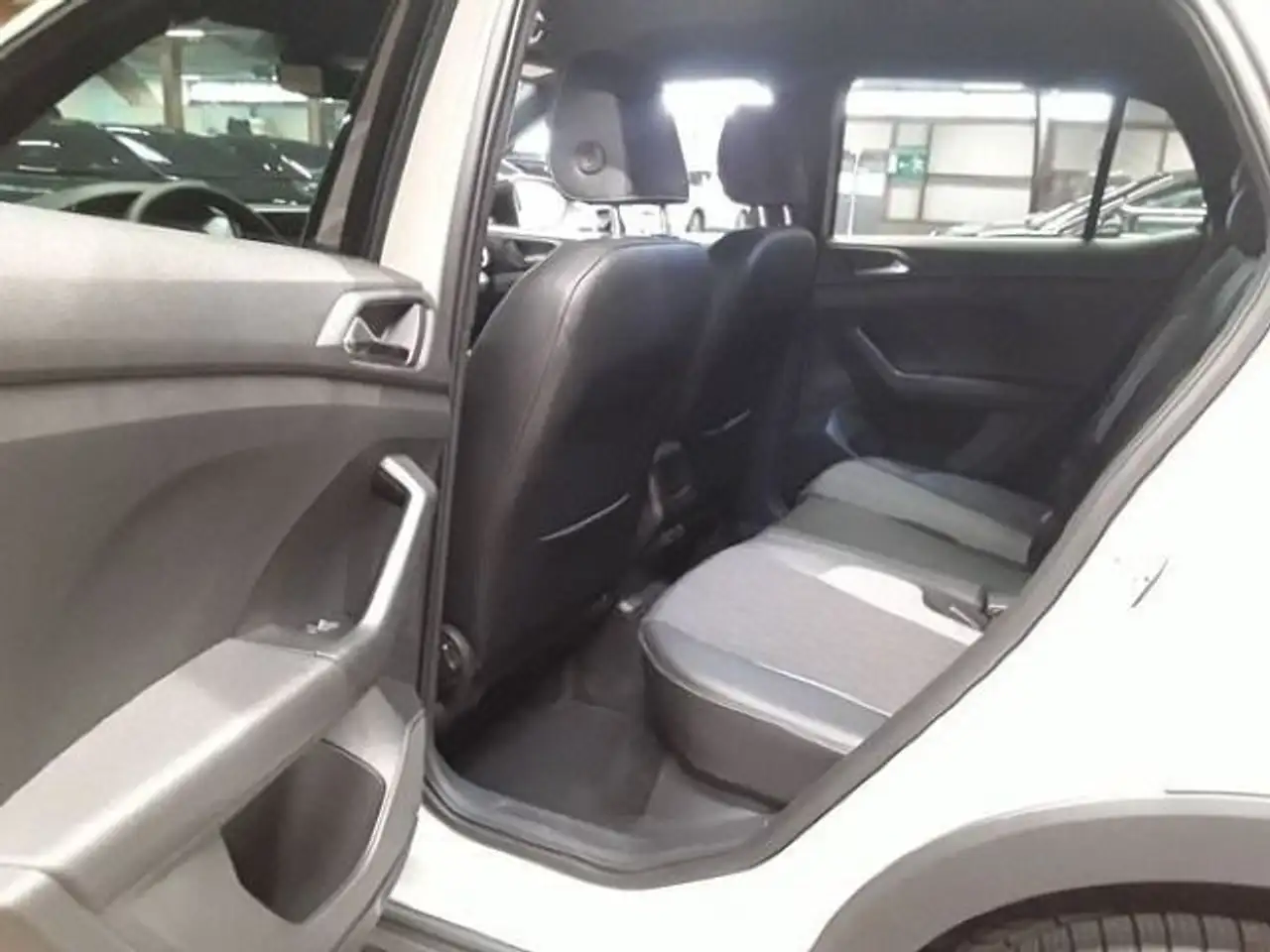 Volkswagen T-Cross 9